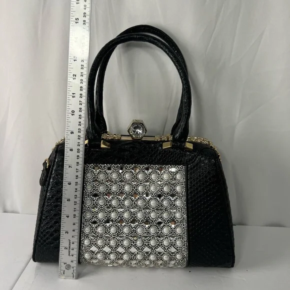 Elegant Black and White Women's Handbag Unbranded - Picture 11 of 11